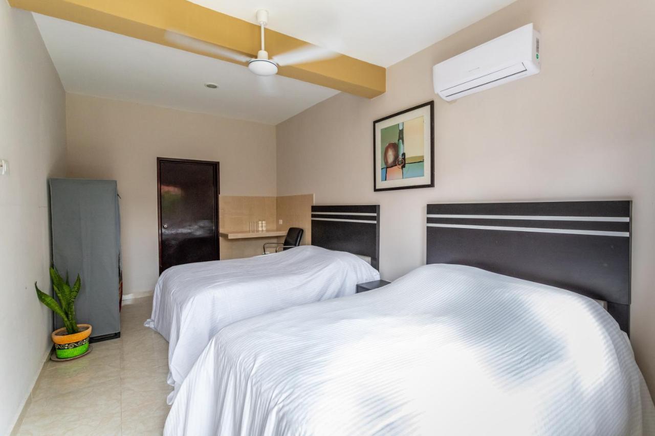 Hostpal Hotel Bugambilias Bacalar Exterior photo